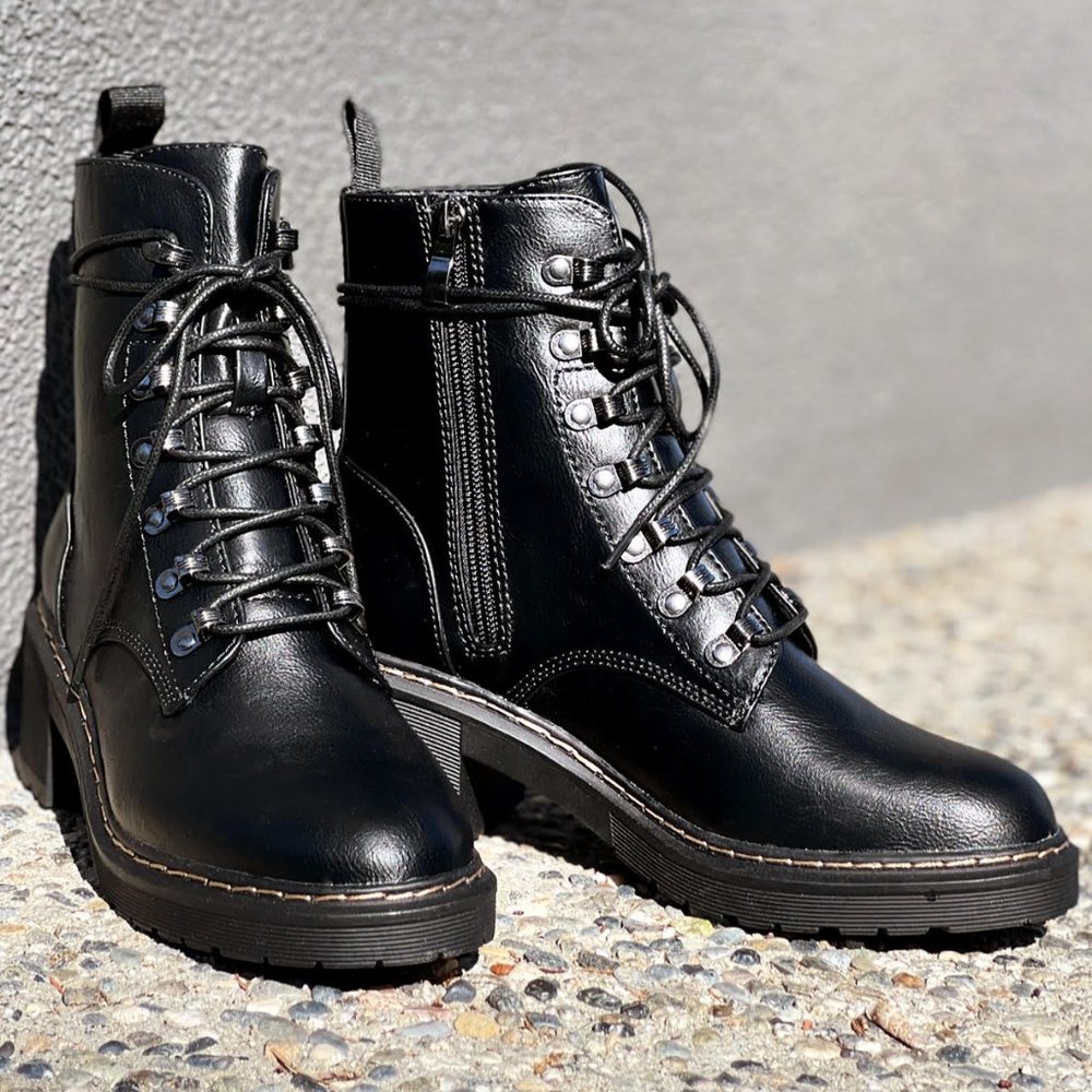 NEW Black Faux Vegan Leather Laced Up Lug Sole Platform Ankle Combat Boots Shoes - Picture 5 of 15